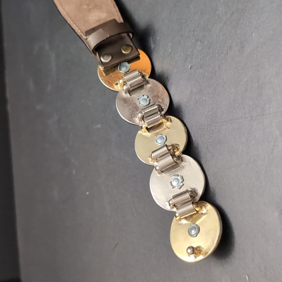 Rodier Genuine Brown Leather Woman's Belt with Coin Like Buckle. - Picture 9 of 16